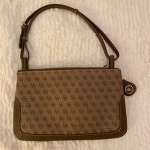 dooney and bourke handbag!!